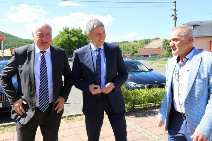 Ilustračný obrázok k článku Ľady sa pohli: Štát spustil tender na úsek R2 Kriváň - Mýtna