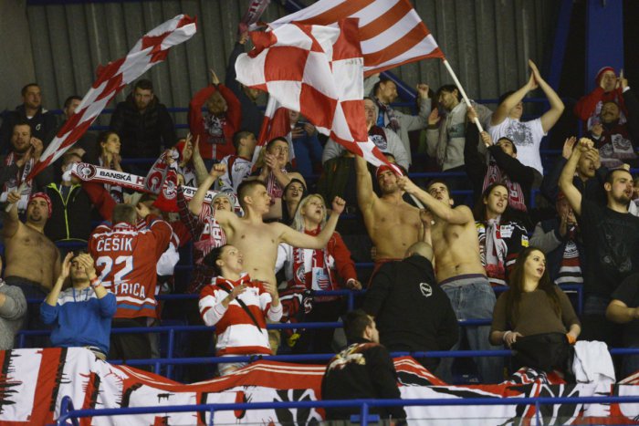 Ilustračný obrázok k článku FOTO: Názor Bystričanov je jednoznačný. Toto si myslia o novom logu fanklubu baranov