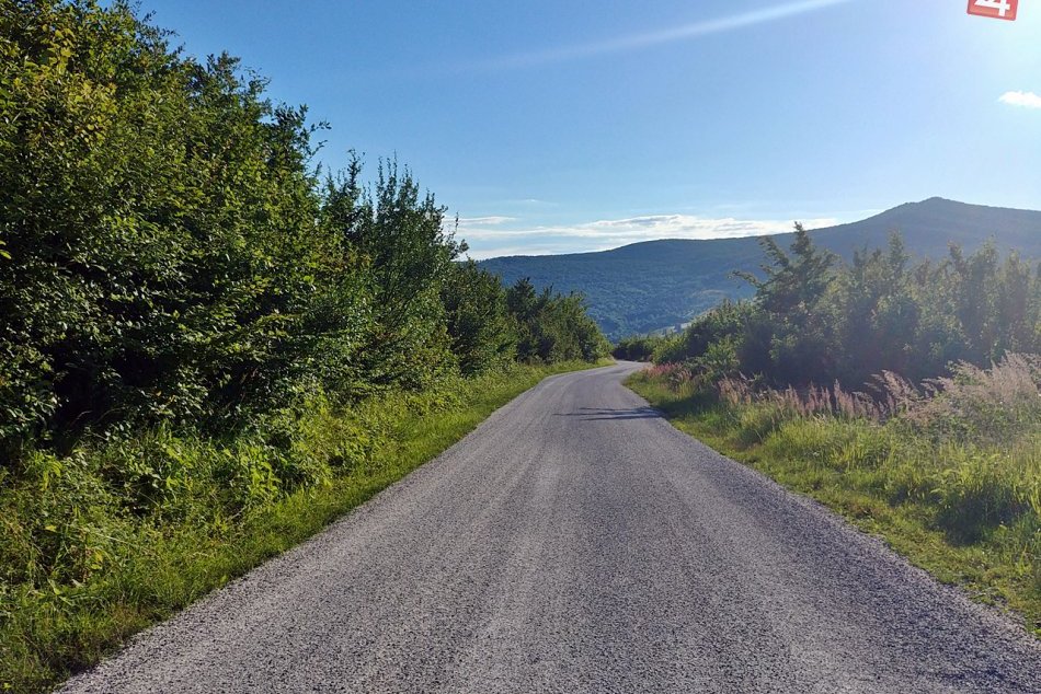 Ilustračný obrázok k článku Pačanský kopec na zimu opäť uzavreli: KSK chce cestu opraviť