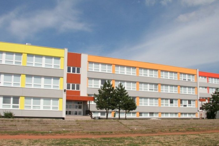 Ilustračný obrázok k článku Rača využije prázdniny na opravy základných škôl a škôlok