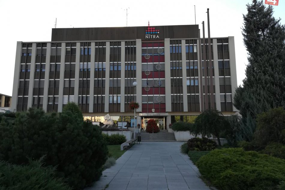 Ilustračný obrázok k článku Nitrianska radnica robí zmeny: Schránkové noviny nahradí bezplatný mesačník