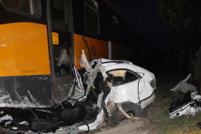 Ilustračný obrázok k článku SVET O SLOVENSKU: Tragická zrážka vlaku s autom