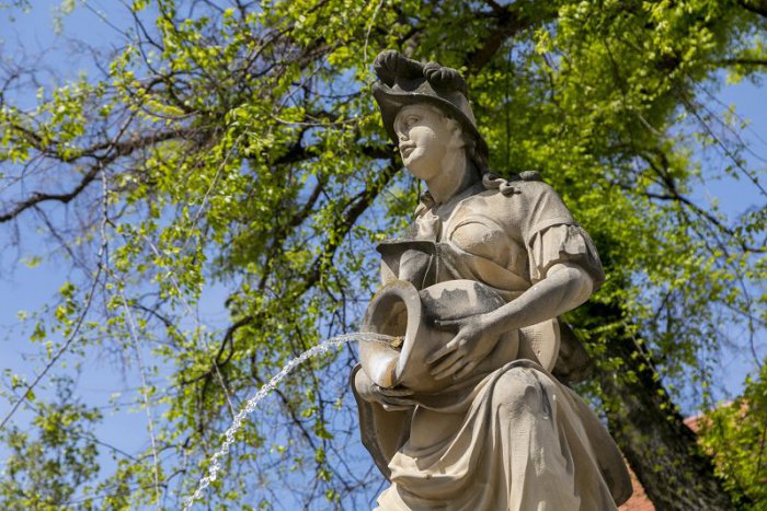 Ilustračný obrázok k článku Fontána na Františkánskom námestí prezradí svoje tajomstvá