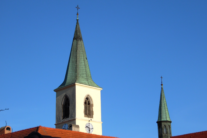 Ilustračný obrázok k článku Farnosť ohlásila veľké plány: Rímskokatolícky kostol Všetkých svätých sa dočká obnovy!