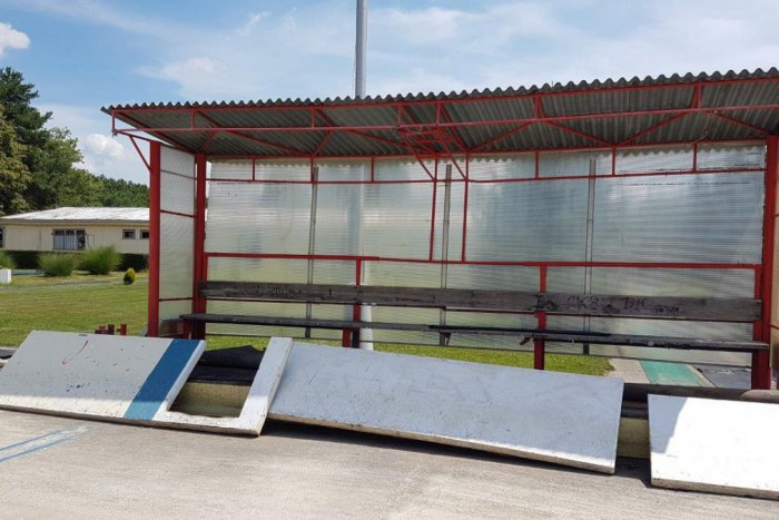 Ilustračný obrázok k článku Mantinely na šalianskom zimáku doslúžili: Menia ich za nové, FOTO