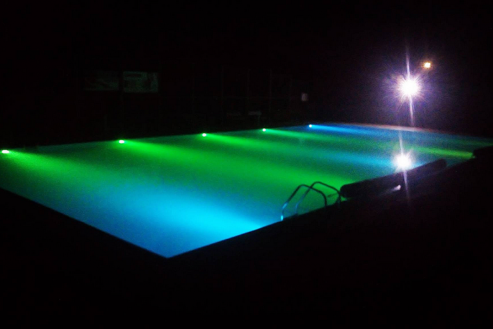 Ilustračný obrázok k článku Romantika pod hviezdami: Neďaleko Humenného môžete okúsiť nočné kúpanie, FOTO