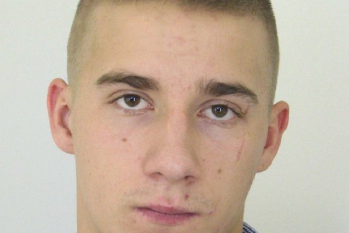 Ilustračný obrázok k článku Mladík mal vytvoriť falošný profil na sexuálne služby, hľadá ho polícia