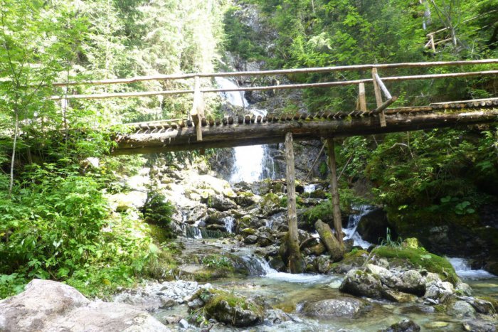 Ilustračný obrázok k článku V Kôprovej doline opatrne. Chystajú tam výmenu starého mosta za nový