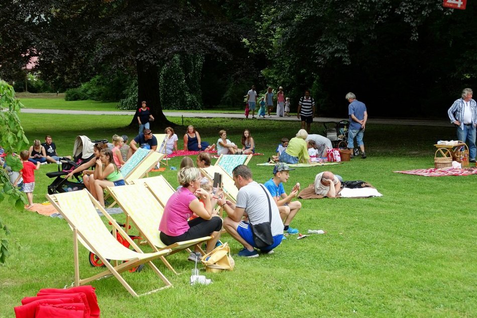 Ilustračný obrázok k článku Tradícia z 30. rokov minulého storočia: Oslávte Deň matiek piknikom v ľubovnianskom skanzene