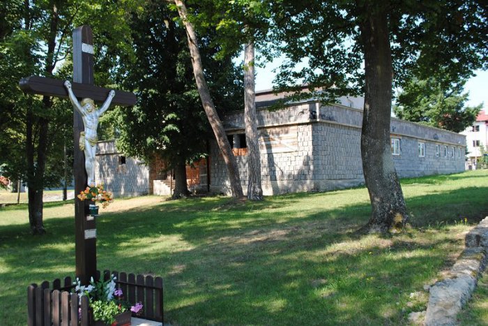 Ilustračný obrázok k článku FOTO: Nedokončená stavba kultúrneho domu v Nižnej Kamenici čaká na svoj osud