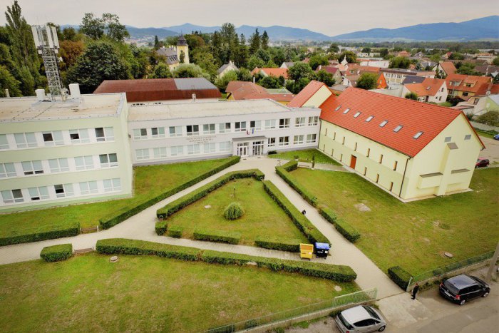 Ilustračný obrázok k článku Státisícové obnovy pokračujú: Rekonštrukcia trenčianskych intrákov na FOTKÁCH