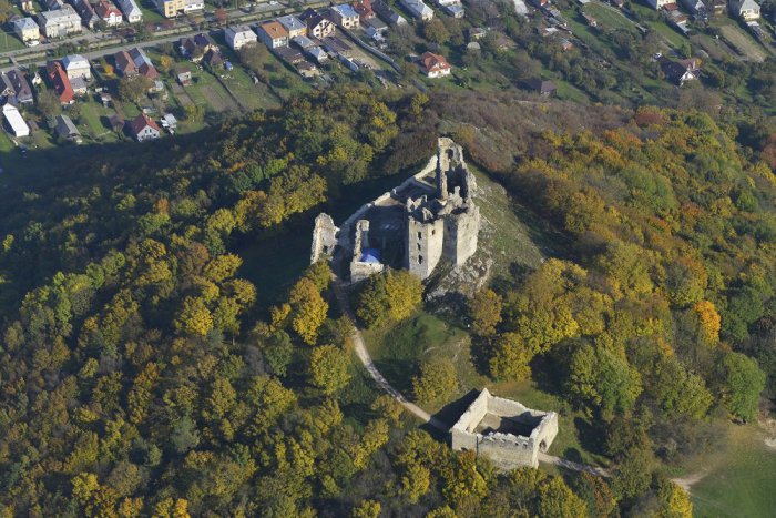 Ilustračný obrázok k článku ROZHOVOR: Takto si môžete návštevu Brekovského hradu spraviť ešte zaujímavejšou