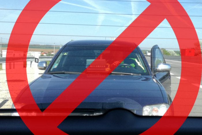 Ilustračný obrázok k článku Muži zákona varujú pred falošnými policajtmi: Ako rozoznať podvodníkov?