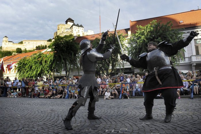 Ilustračný obrázok k článku Posledný júlový víkend: Čo sa chystá v Trenčíne a okolí?