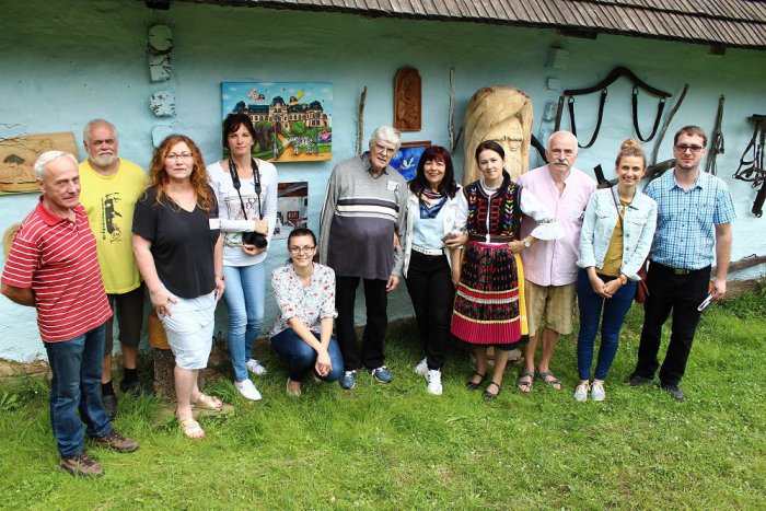 Ilustračný obrázok k článku Tvorili ich pred očami návštevníkov: Areál humenského skanzenu obohatili nové diela