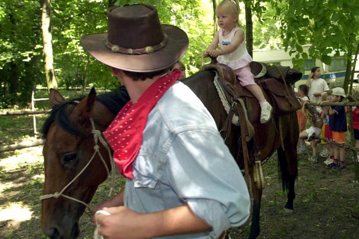 Ilustračný obrázok k článku August načne Country bál: Na farme Humanita predvedú poriadnu westernovú show