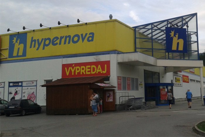 Ilustračný obrázok k článku Hypernova v Považskej končí: Máme potvrdené, kto ju nahradí!