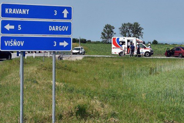 Ilustračný obrázok k článku Dopravná nehoda pri obci Kravany si vyžiadala zranenia viacerých osôb