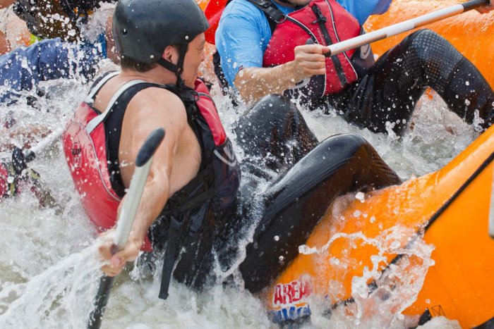 Ilustračný obrázok k článku SVET O SLOVENSKU: Českí seniori v rafte sa takmer utopili