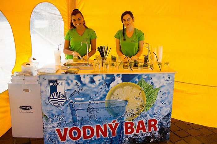 Ilustračný obrázok k článku Pohár osviežujúcej vody dostane každý zadarmo