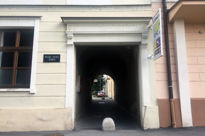 Ilustračný obrázok k článku Podchod na Námestí sv. Michala bude mesiac uzatvorený: Zmena vstupu do knižnice!