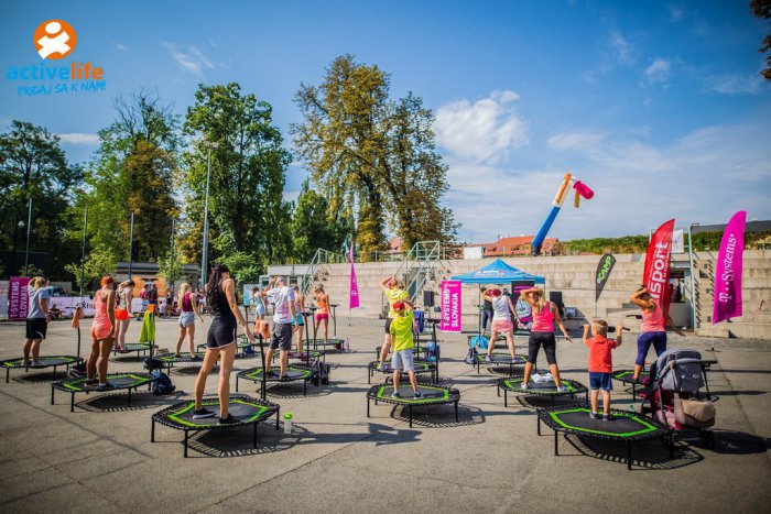 Ilustračný obrázok k článku Tipy na víkend: Nezabudnite si vypočuť básne a zacvičte si v parku