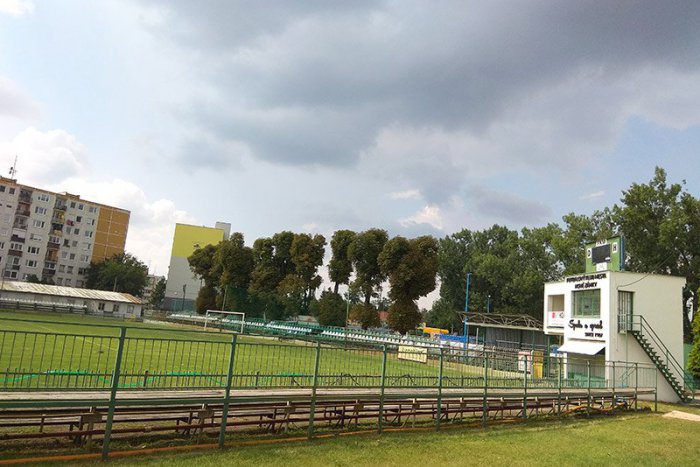 Ilustračný obrázok k článku Dobrá správa pre fanúšikov i mládež: Ligový futbal sa v Zámkoch hrať bude!