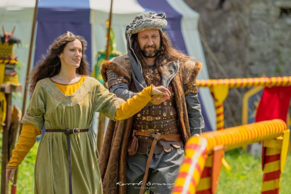 Ilustračný obrázok k článku Tipy na víkend: Voľné dni spestria chrabrí rytieri aj koštovka lahodného piva a vína