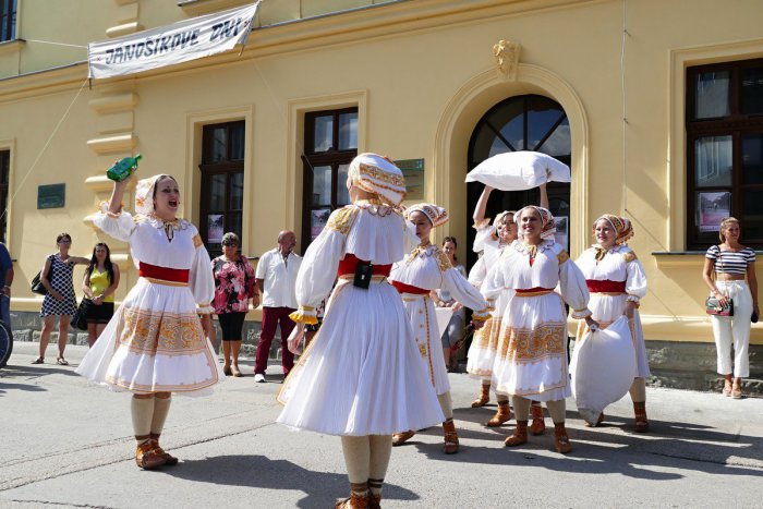 Ilustračný obrázok k článku Jánošíkove dni oficiálne zahájené: Otvorili ich výstavou v Žiline, FOTO a VIDEO