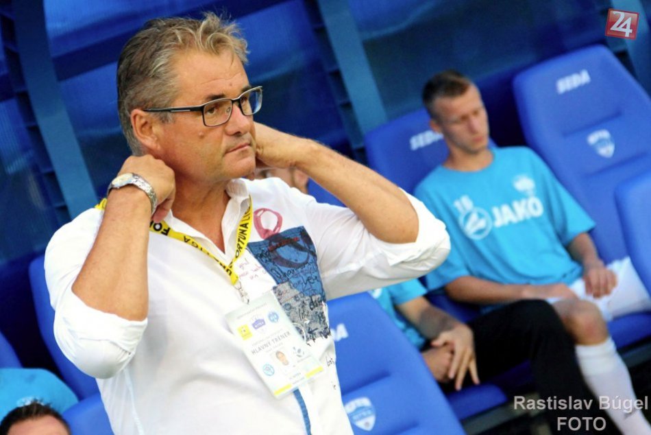 Ilustračný obrázok k článku AS Trenčín v boji o záchranu mení trénera: Pomôcť má staronová tvár