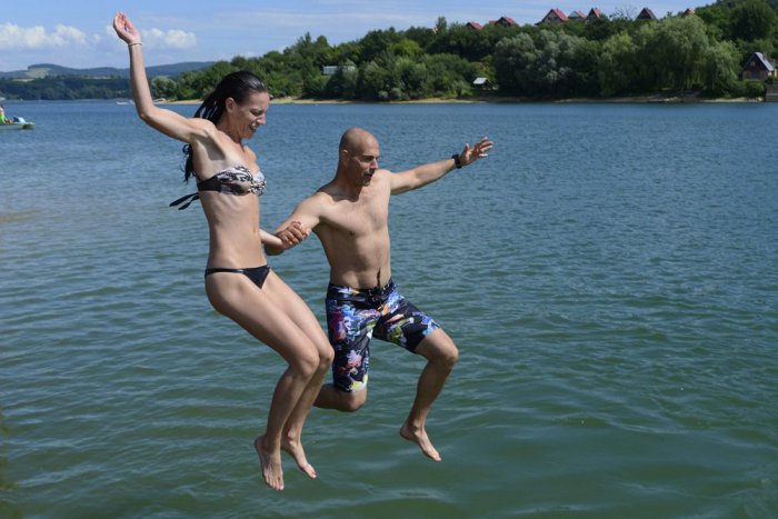 Ilustračný obrázok k článku Horúčavy útočia a naše letovisko láka: Pozrite si letné obrázky z Domaše