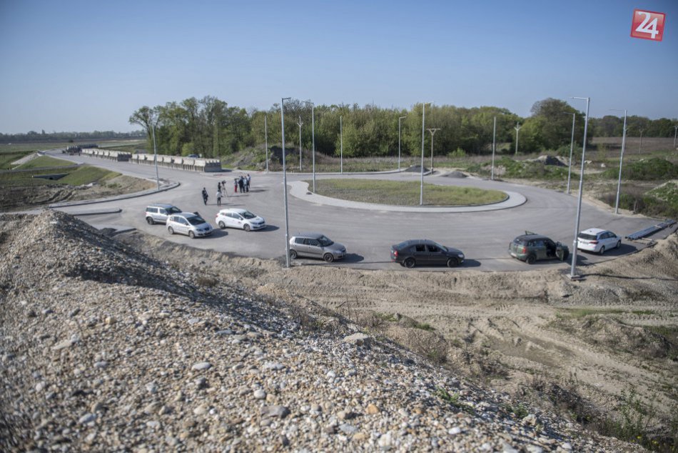 Ilustračný obrázok k článku Pre výstavbu križovatky Triblavina budú na D1 dopravné obmedzenia