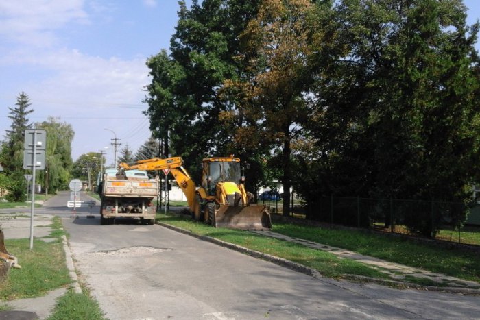 Ilustračný obrázok k článku Práce na Hornej ulici sa začali: Obyvatelia sa dočkajú rekonštrukcie, FOTO