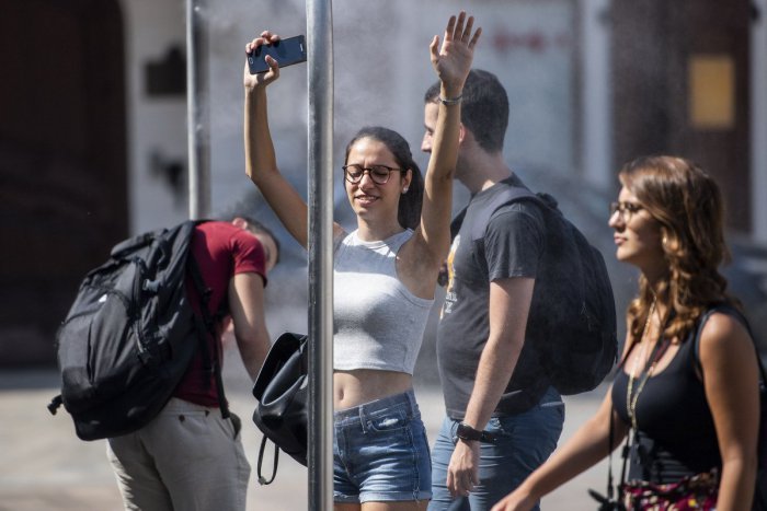 Ilustračný obrázok k článku RANNÁ ŠTVORKA: Slnečný štvrtok prinesie teploty do 29 °C, meniny má Leonard