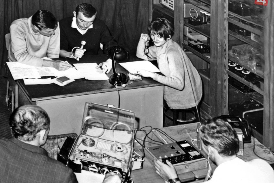 Ilustračný obrázok k článku FOTO: Rozhlasové štúdio v Bystrici bolo v roku 1968 ostrovom slobodného slova