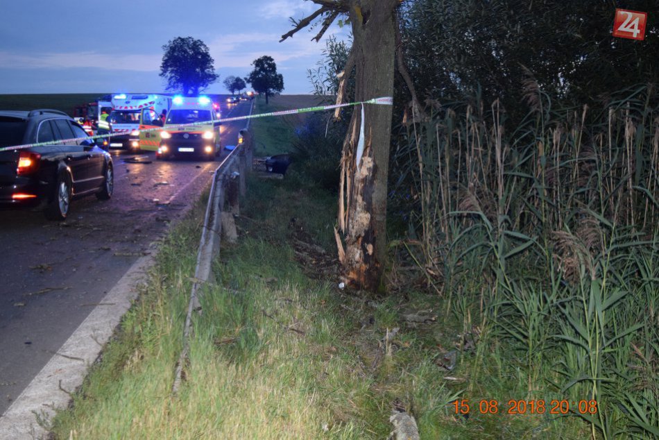 Ilustračný obrázok k článku Tragédia pod Tatrami: Náraz do stromu neprežili dvaja mladí chlapci (†15, †17)