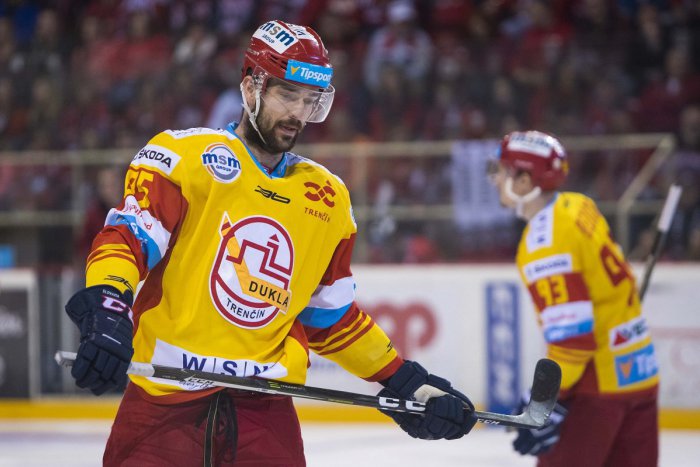 Ilustračný obrázok k článku Potešiteľná správa z kádra vojakov: Dukla Trenčín si udržala veľkú oporu