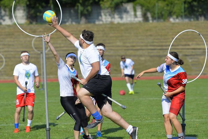 Ilustračný obrázok k článku FOTO: Broomtislava predstaví metlobal, šport inšpirovaný hrou z Harryho Pottera