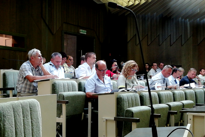 Ilustračný obrázok k článku V Humennom rokovali mestskí poslanci: Zasadnutie s prívlastkom posledné!