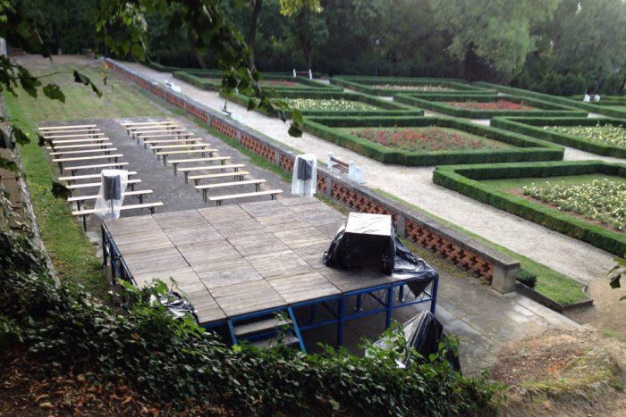 Ilustračný obrázok k článku Dve herečky, príbeh štyroch žien: Divadlo pod hviezdami je tu opäť!