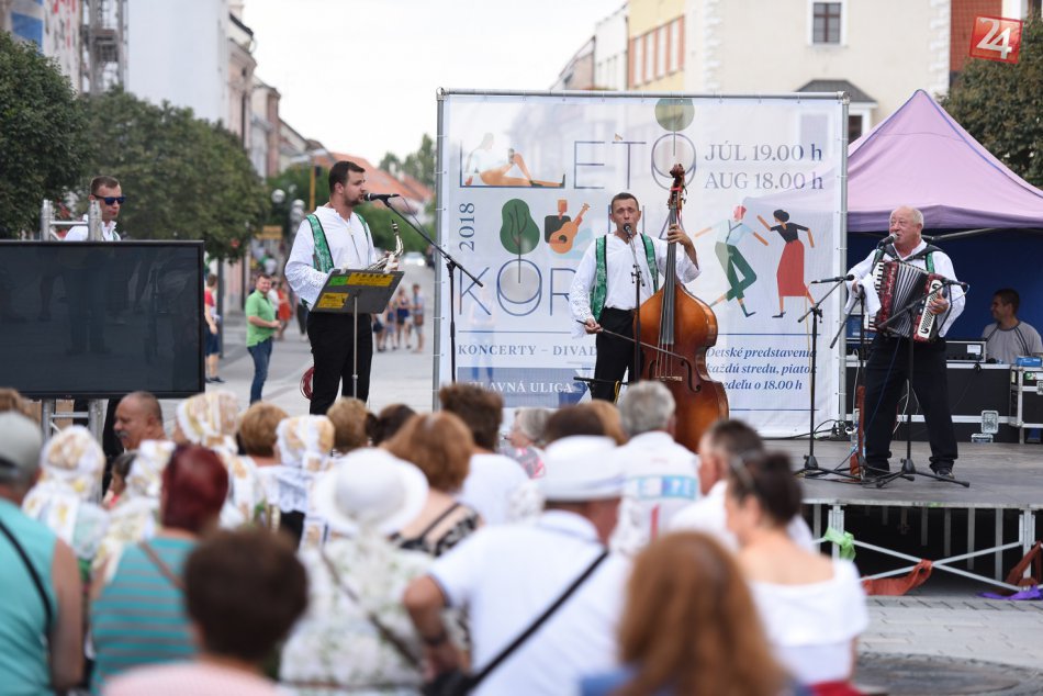 Ilustračný obrázok k článku V Trnave ukázali krásne kroje i zlato v hrdle: Trnavská brána zlákala mnohých, VIDEO