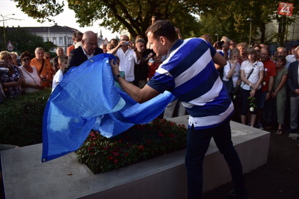 Ilustračný obrázok k článku FOTO + VIDEO: V Košiciach odhalili pamätník Jánovi Kuciakovi a Martine Kušnírovej