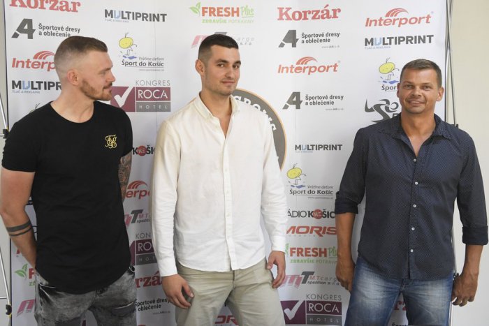 Ilustračný obrázok k článku Hádzanárske legendy Antl a Guzy budú hrať v Crows Košice zadarmo