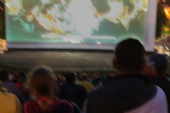 Ilustračný obrázok k článku Letné kino v Humennom: Tieto filmy sa budú v auguste premietať pod holým nebom