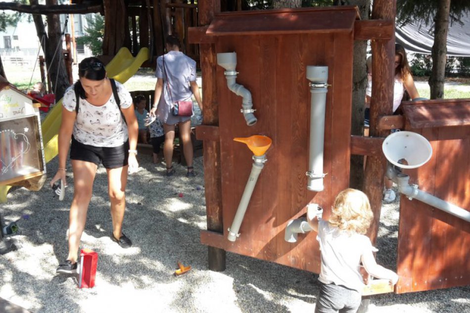 Ilustračný obrázok k článku Ihrisko, aké v Považskej a okolí nemá páru: VIDEO a FOTO z jeho otvorenia