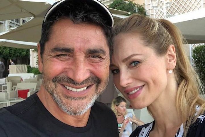 Ilustračný obrázok k článku SVET O SLOVENSKU: Sklenaříková trpí, keď je dcéra s pestúnkou