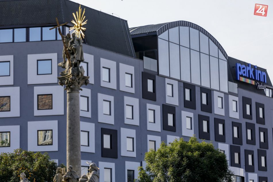 Ilustračný obrázok k článku Hotelu Park Inn hrozí zatvorenie. Kritizovanú fasádu stavebník nestihne zmeniť