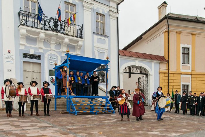 Ilustračný obrázok k článku Kremnica bude oslavovať vo veľkom: Historický sprievod či HEX, zďaleka nie je všetko!