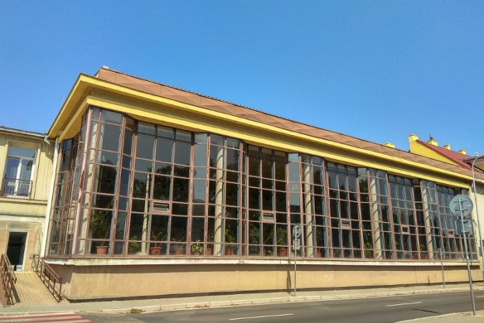 Ilustračný obrázok k článku Dobrá správa pre plavcov: Krytý bazén v Nových Zámkoch prechádza rekonštrukciou