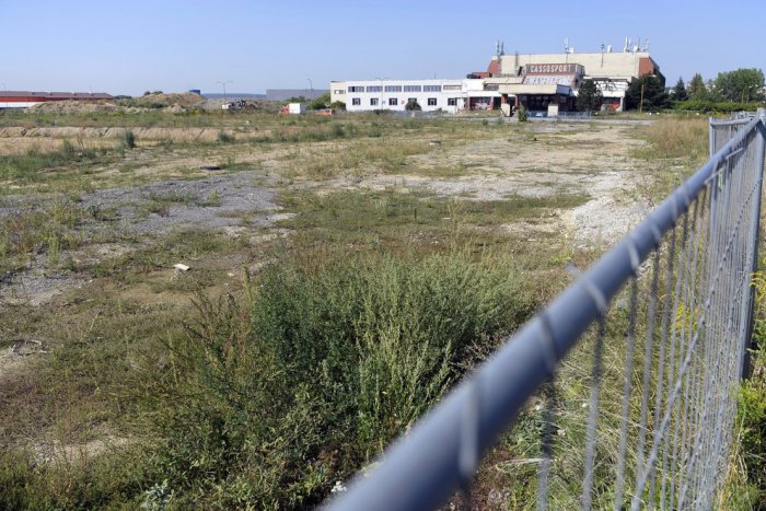 Ilustračný obrázok k článku FOTO + VIDEO: S výstavbou futbalového štadióna sa začne na jeseň